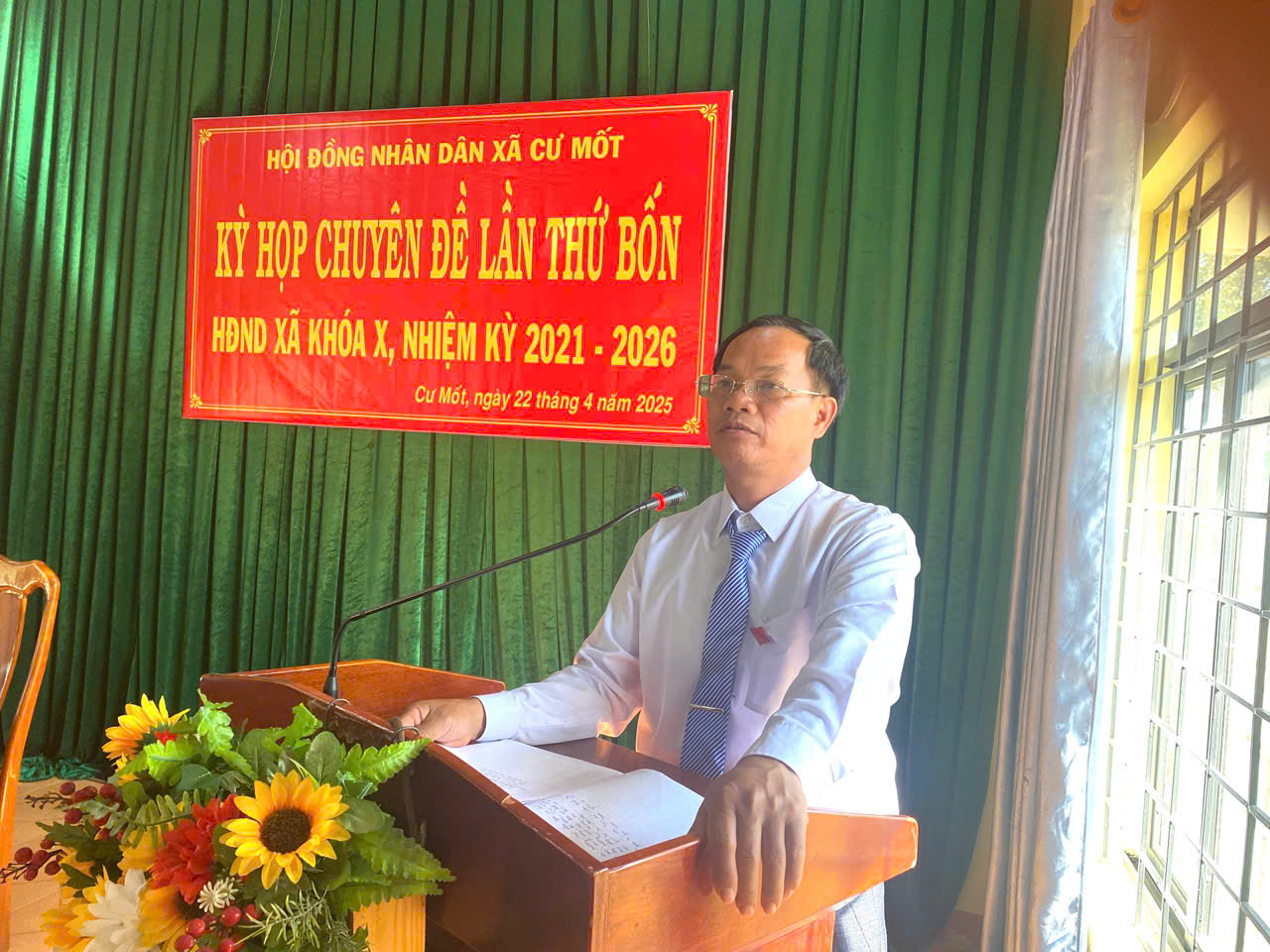 tôt khai mạc họp